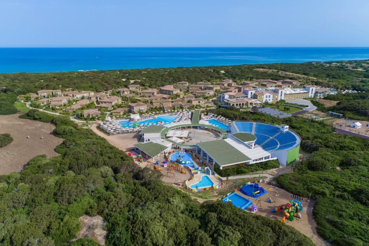 Is Serenas Badesi Resort Exteriér fotografie