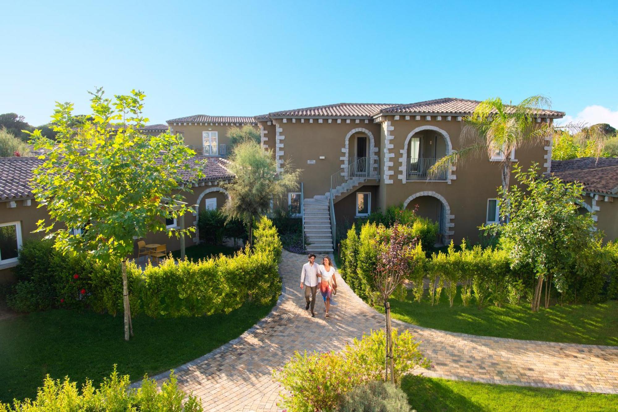 Is Serenas Badesi Resort Exteriér fotografie